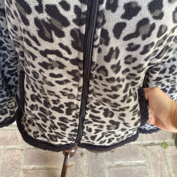 Leopard🐈‍⬛🐾 Print Jacket - Picture 6 of 17